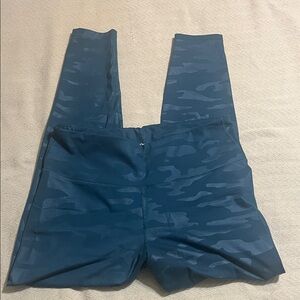 Old Navy Active Teal Camouflage Leggings